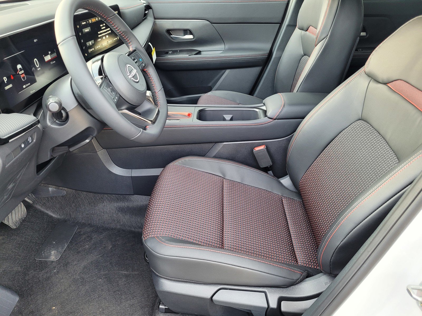 2025 Nissan Kicks SR - Photo 9