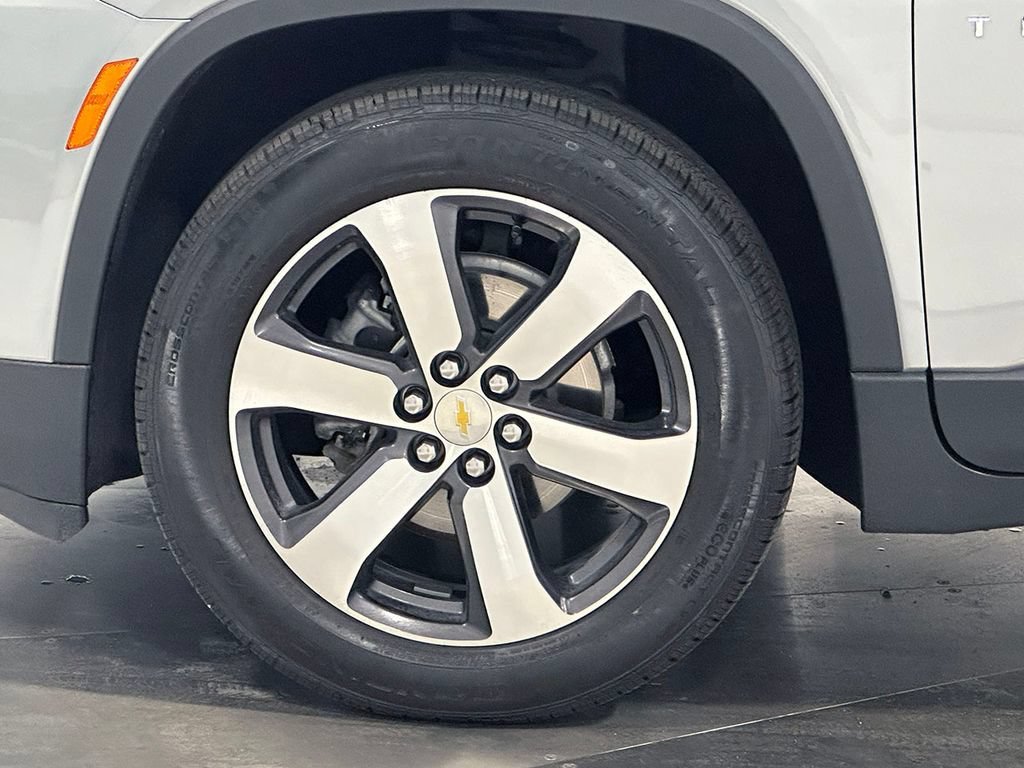Used 2023 Sterling Gray Metallic Chevrolet LT Leather image 16