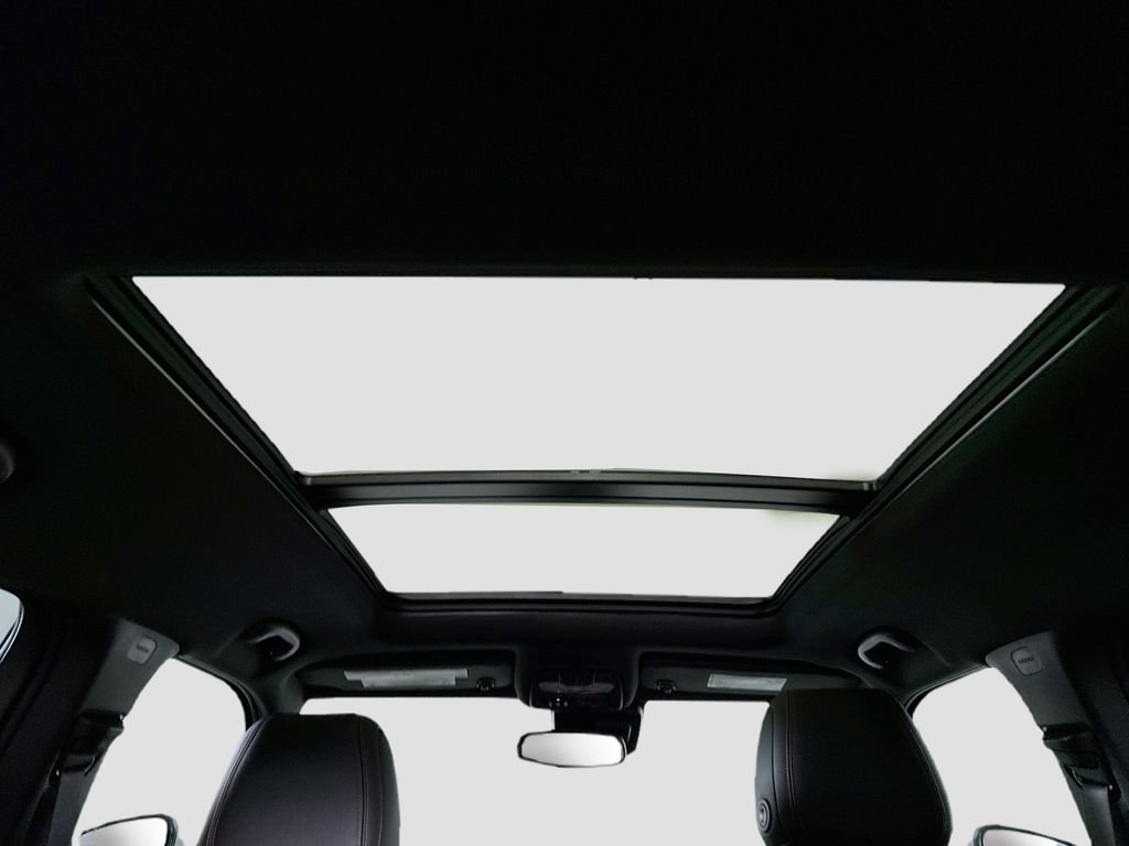 New 2026 Mosaic Black Metallic Chevrolet RS image 21