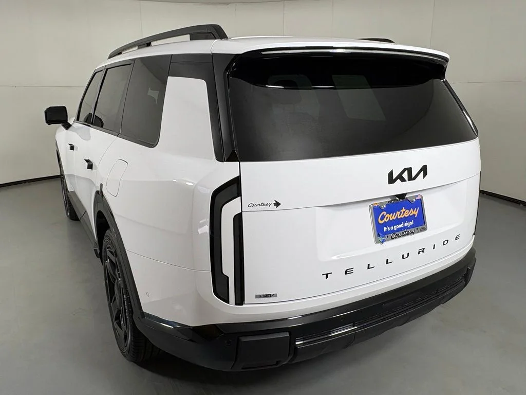 New 2027 Glacial White Pearl Kia X-Line SX image 6