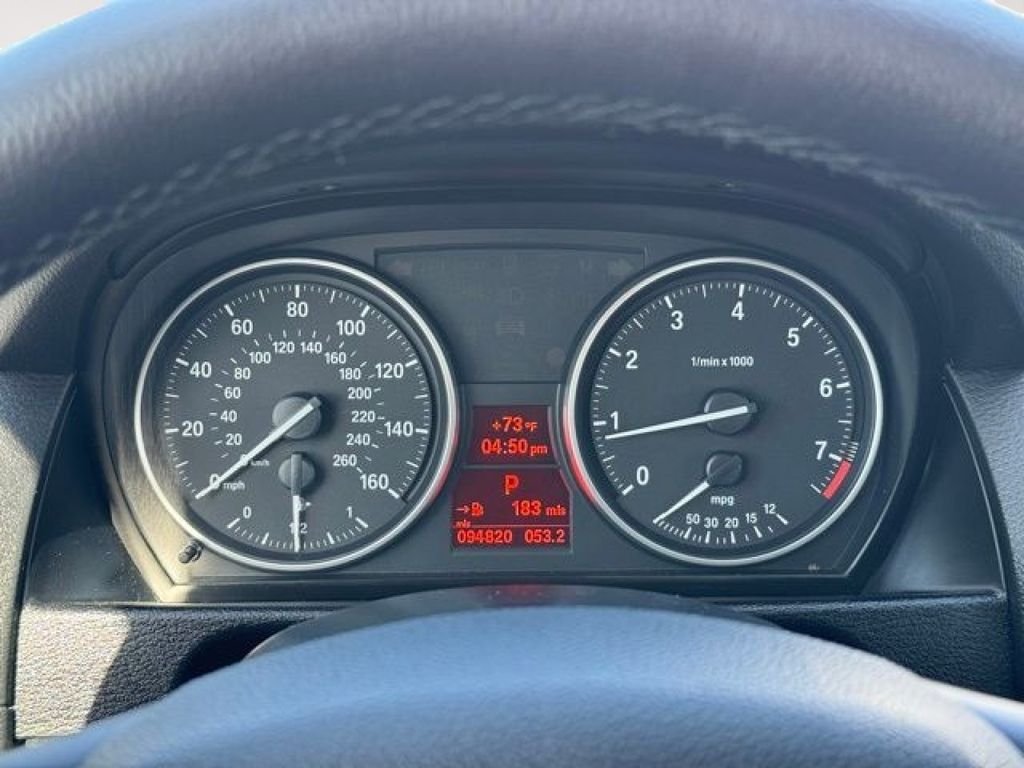 Used 2015 Alpine White BMW sDrive28i image 14