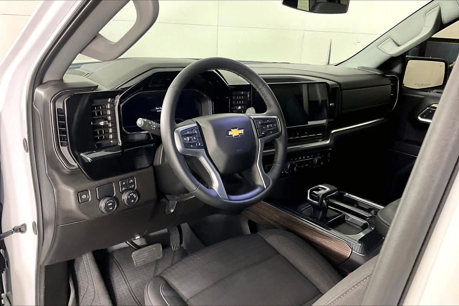 2025 Chevrolet Silverado 1500 LT - Photo 17