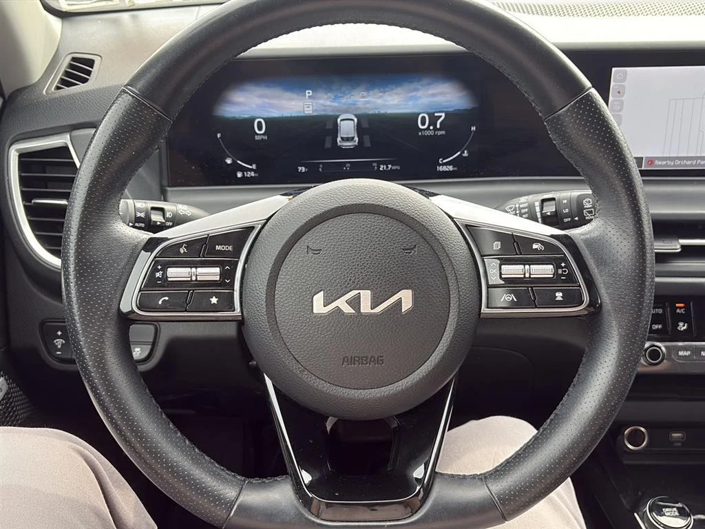 Used 2024 Fusion Black Kia SX image 19