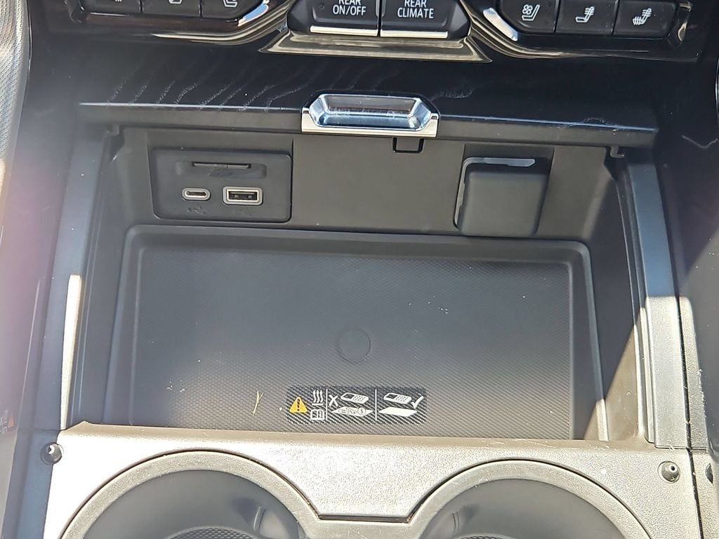Used 2021 Onyx Black GMC Denali image 34