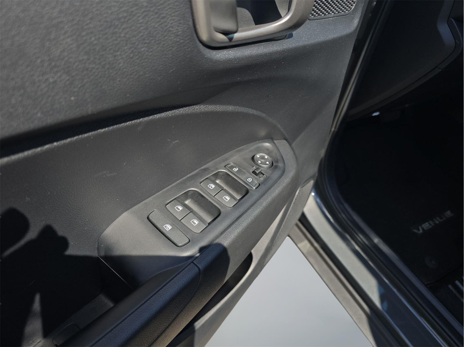 Used 2025 Ecotronic Gray Hyundai SEL image 22
