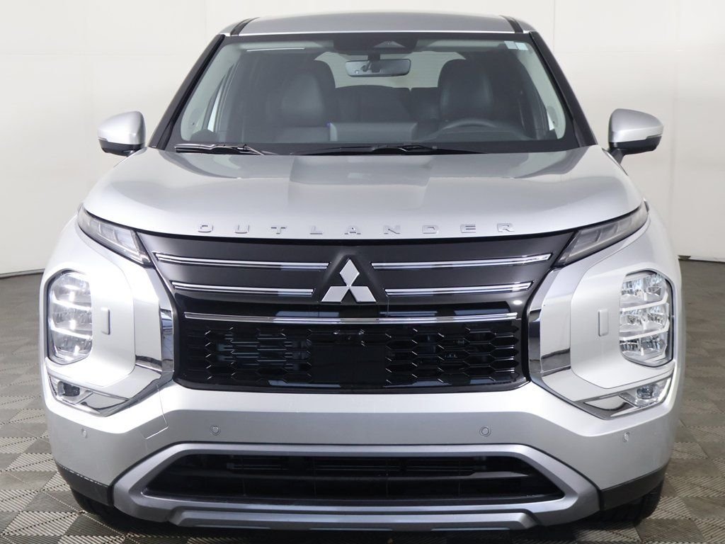 New 2026 Silver Mitsubishi SE image 13