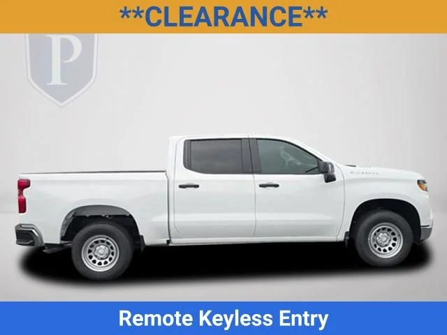 New 2026 Summit White Chevrolet WT image 5