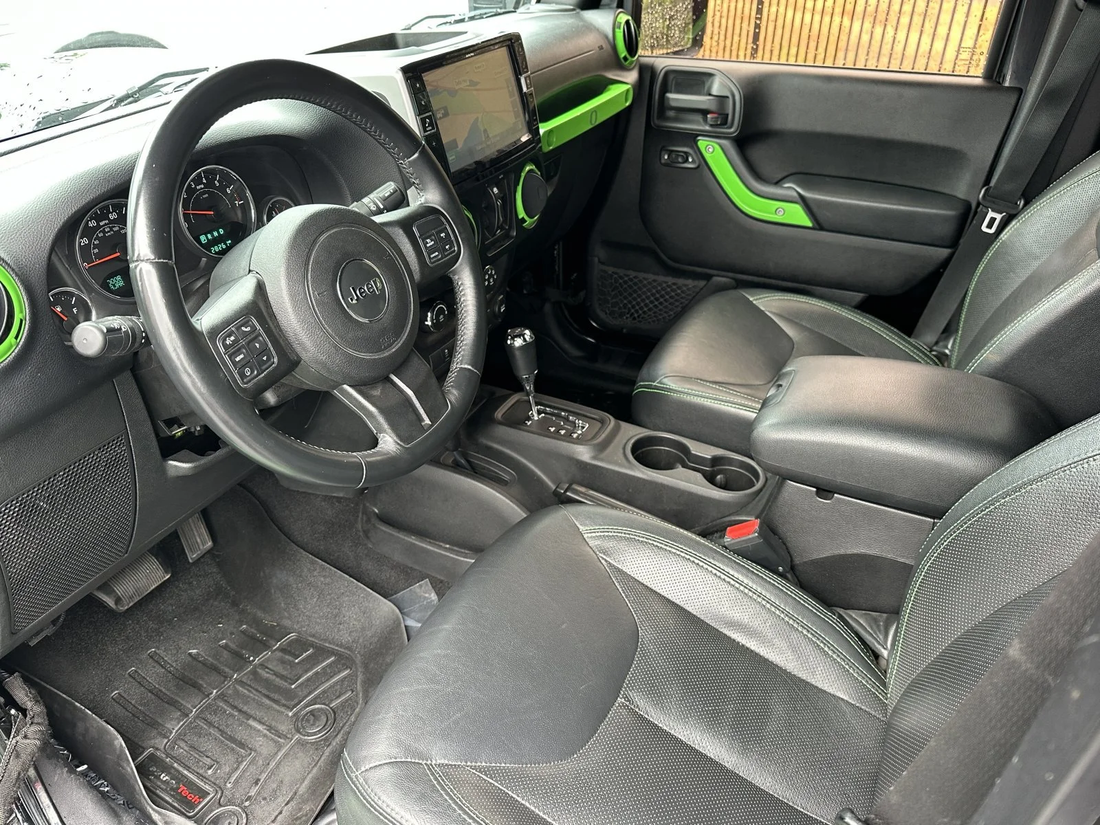 Used 2016 Black Clearcoat Jeep Sport image 11