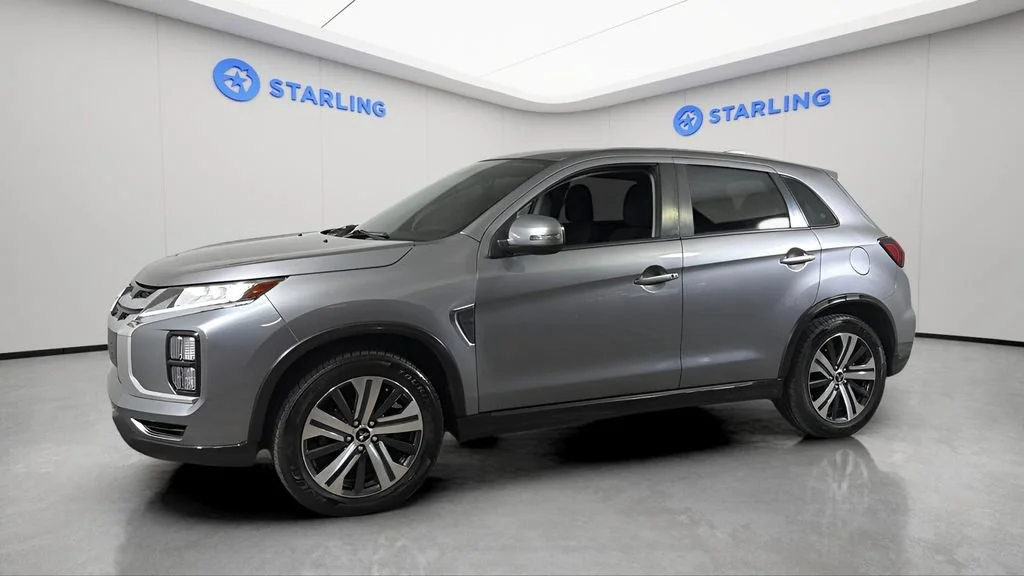 Used 2020  Mitsubishi ES 2.0 image 2