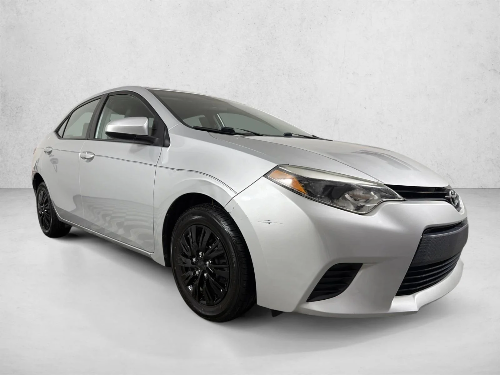 Used 2016 White Toyota L image 1