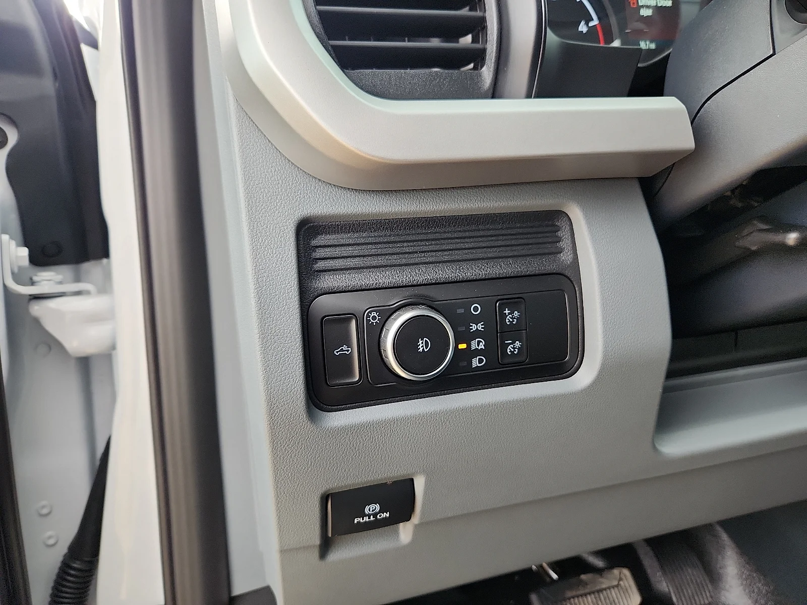New 2026 Oxford White Ford F-250® XL image 16