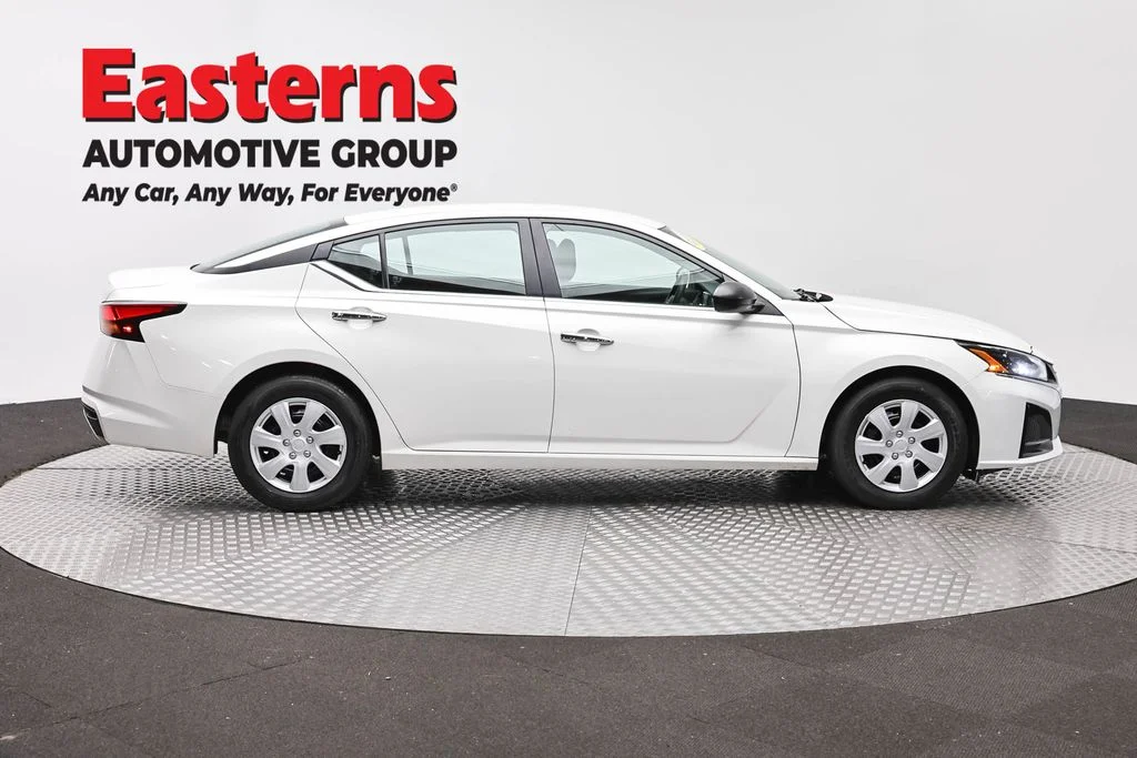 Used 2024 White Nissan 2.5 S image 4