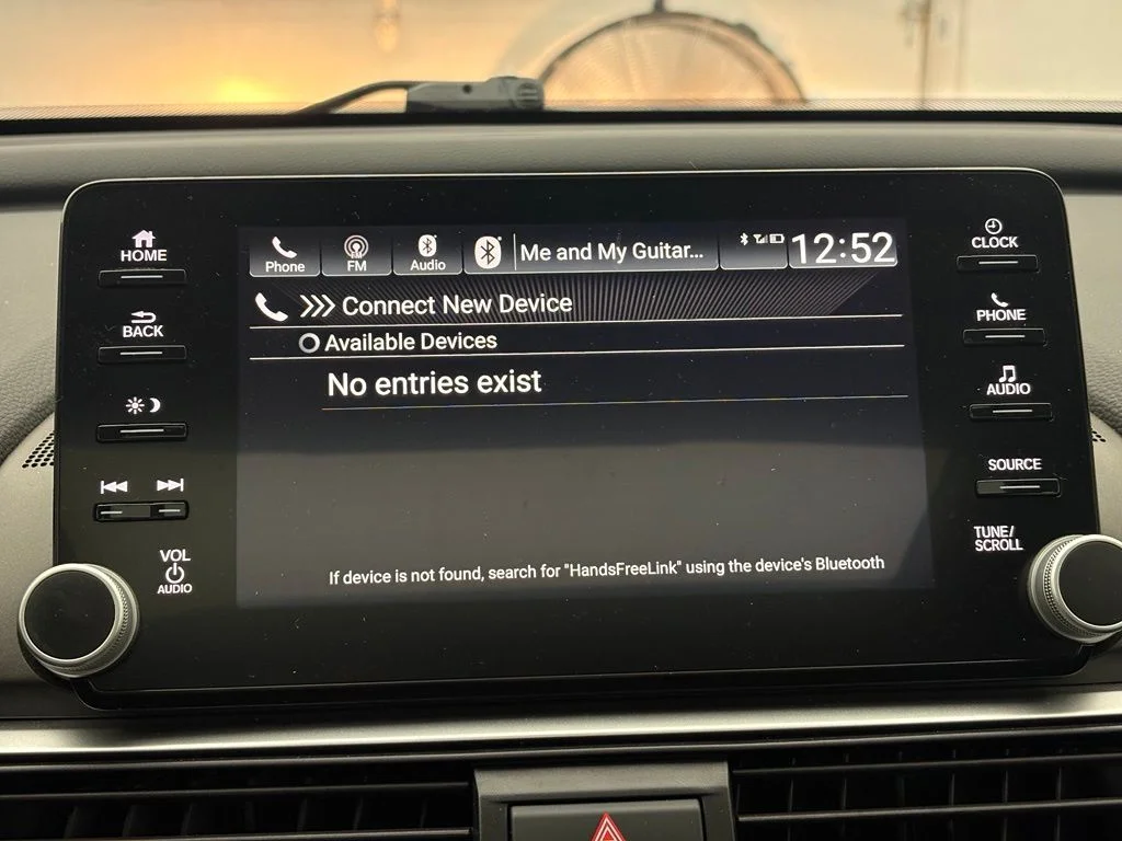 Used 2020 Silver Honda EX-L image 24