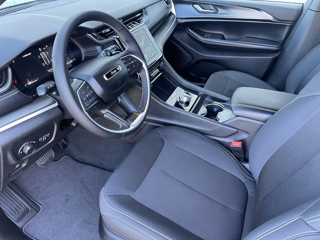 New 2026 Baltic Gray Metallic Clear-Coat Exterior Paint Jeep Laredo X image 16
