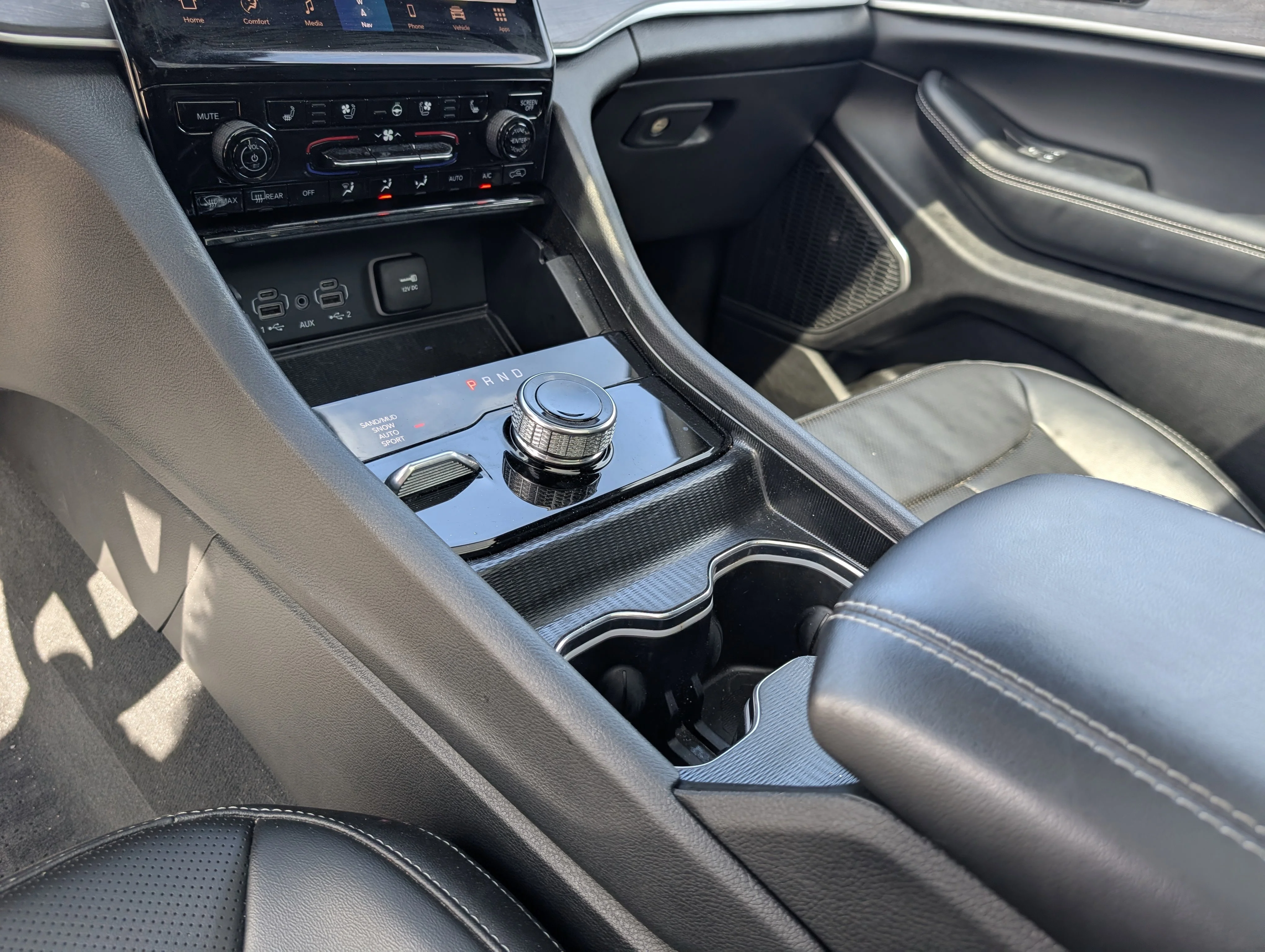 Used 2025 Baltic Grey Metallic Jeep Limited image 34