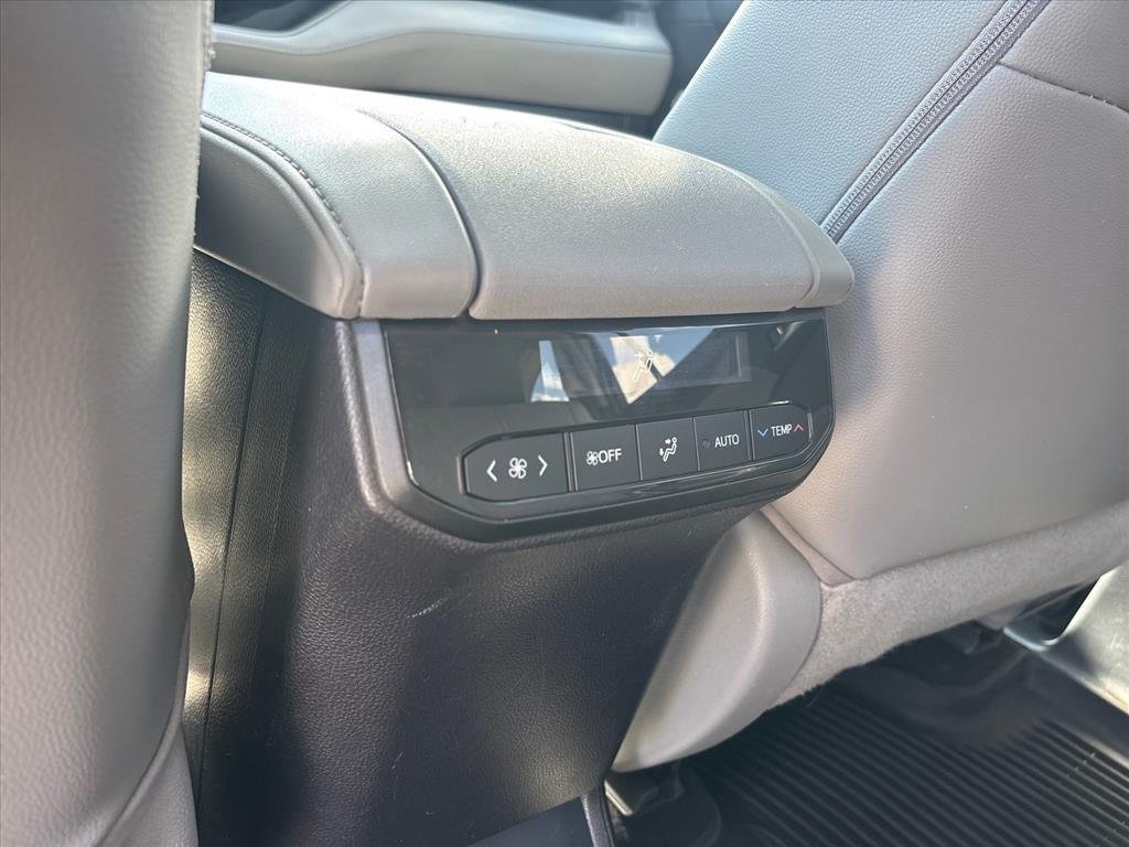 2021 Toyota Highlander XLE - Photo 25