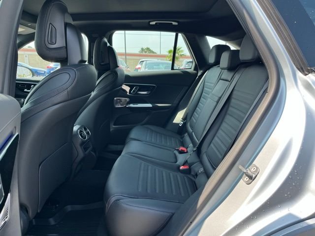 New 2026 MANUFAKTUR Cirrus Silver Magno Mercedes-Benz AMG® GLC 43 4MATIC® SUV image 18
