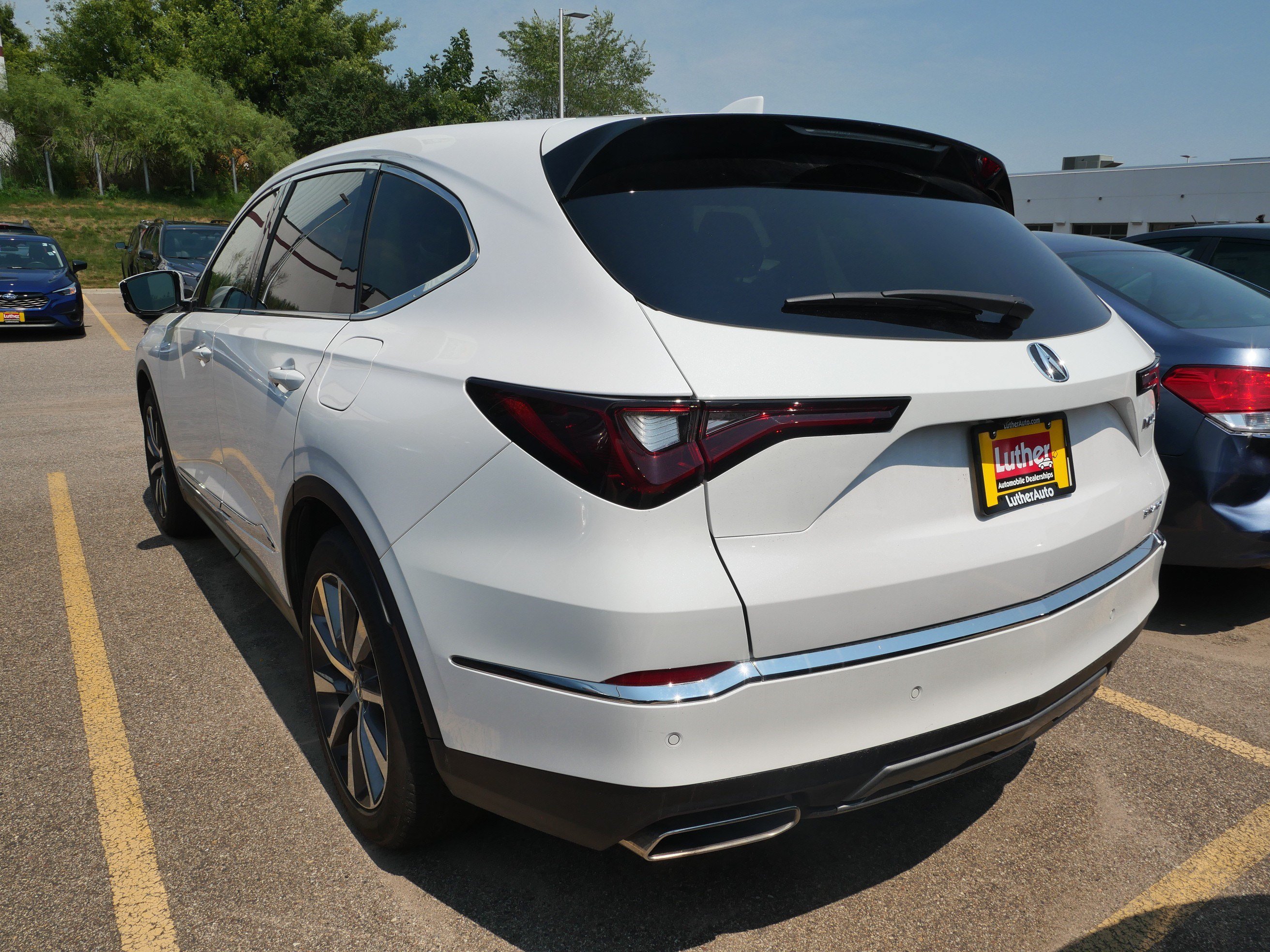 Used 2025 Platinum White Pearl Acura w/Technology Package image 4