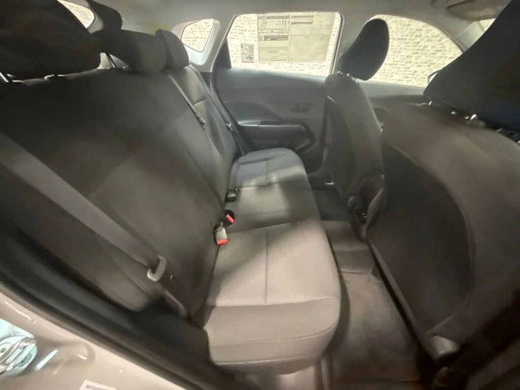 New 2027 Cyber Gray Metallic Hyundai SE image 13