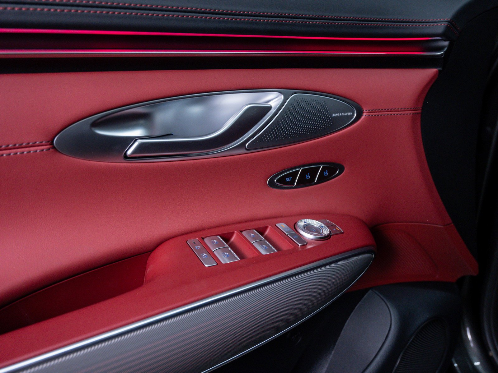 2026 GENESIS GV70 Sport Advanced - Photo 18