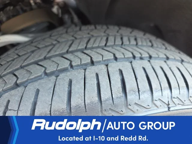 Used 2024 Pearl Chevrolet RST image 28