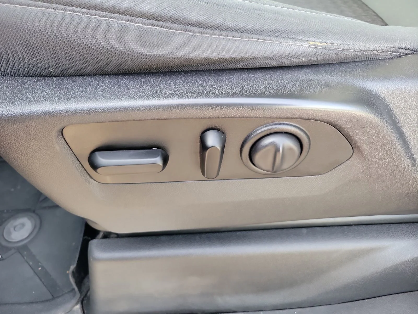 2019 Chevrolet Silverado 1500 RST - Photo 22