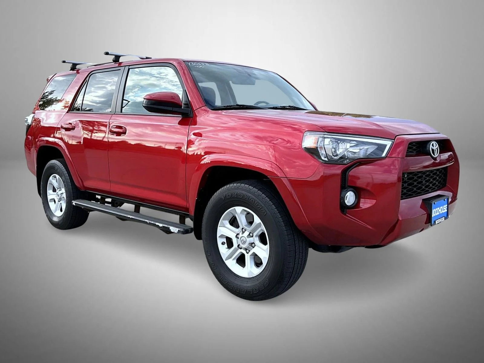 Used 2017 Red Toyota SR5 image 3
