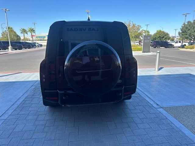 Used 2023  Land Rover X-Dynamic SE image 6