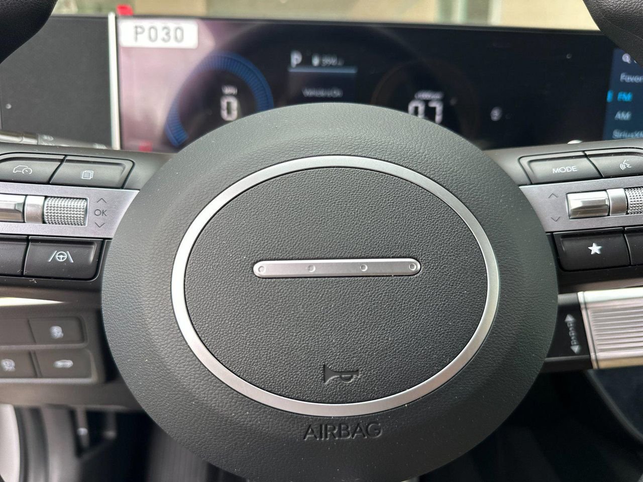 New 2025 White Hyundai SEL image 21