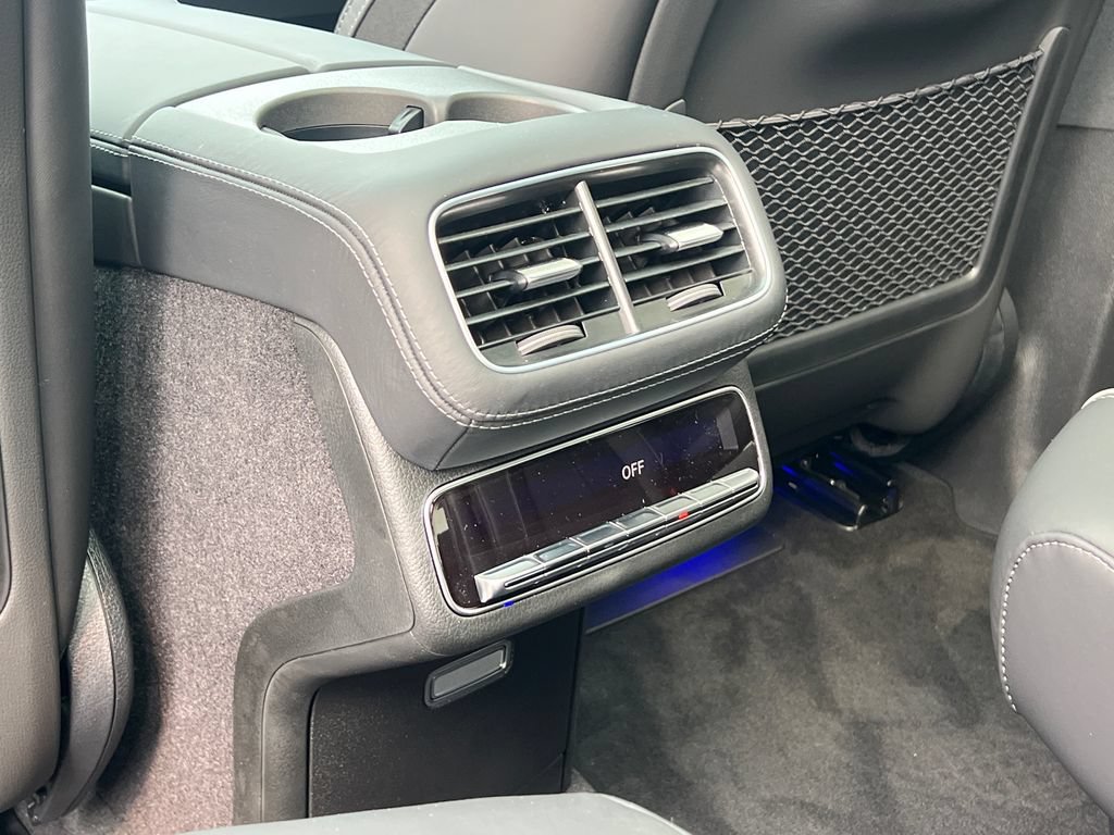 New 2026 MANUFAKTUR Moonlight White Metallic Mercedes-Benz GLS 450 image 67