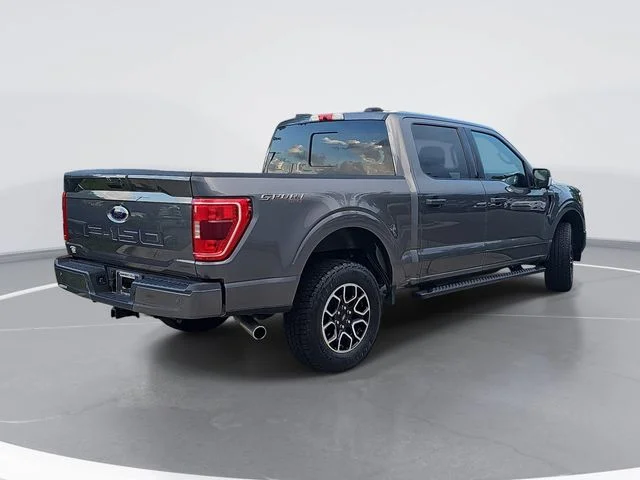 Used 2022 Gray Ford XLT image 3