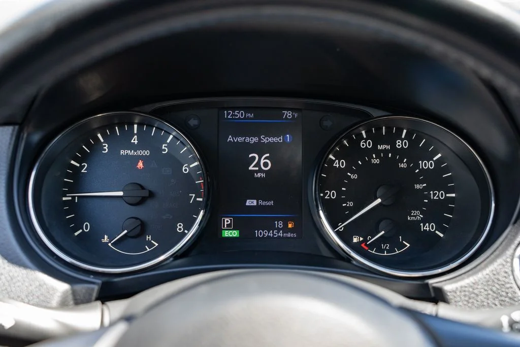 Used 2018 Silver Nissan SL image 15