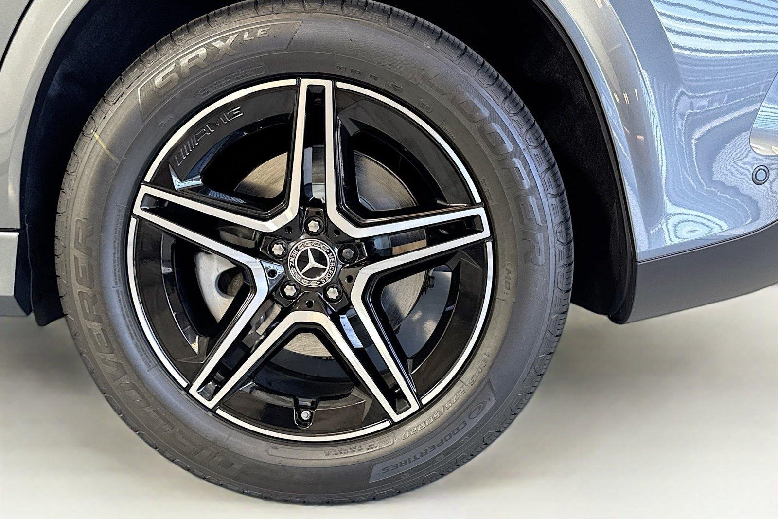 New 2026 Selenite Grey Metallic Mercedes-Benz GLE 580 image 29