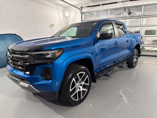 Used 2024 Blue Chevrolet Z71 image 4
