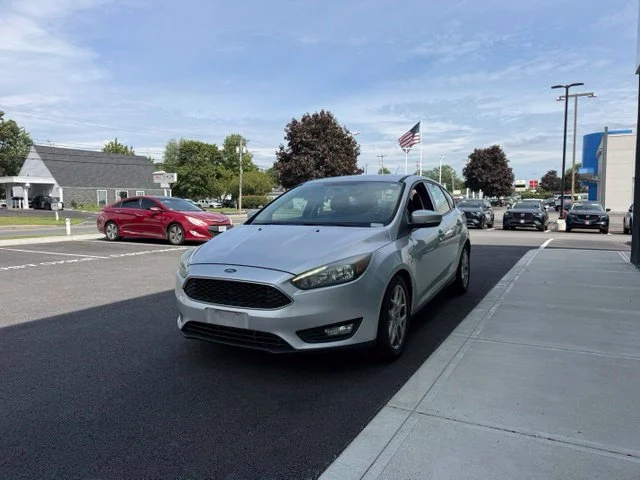 Used 2015 Silver Ford SE image 4
