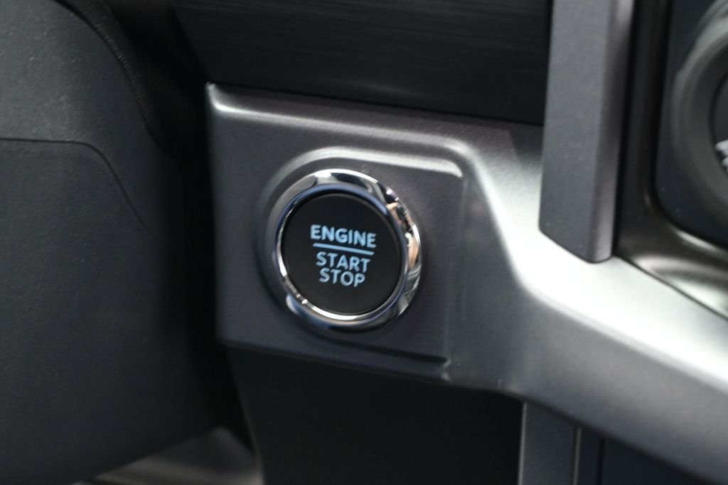 New 2026 Carbonized Gray Metallic Ford XLT image 13