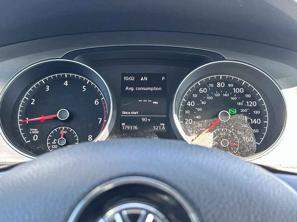 Used 2015  Volkswagen TSI SE 4-Door image 28