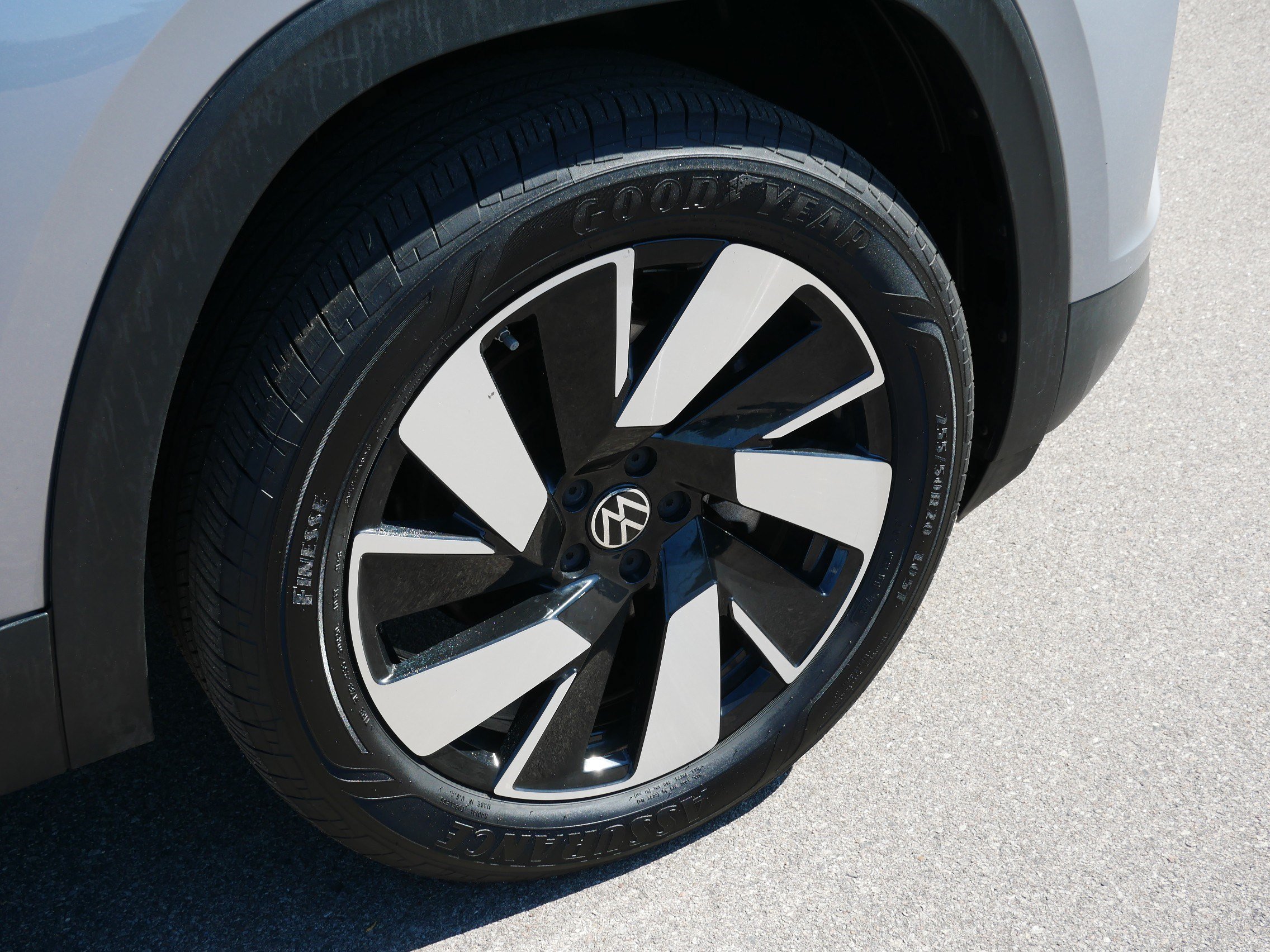 2024 Volkswagen Atlas Cross Sport SE w/Tech - Photo 15