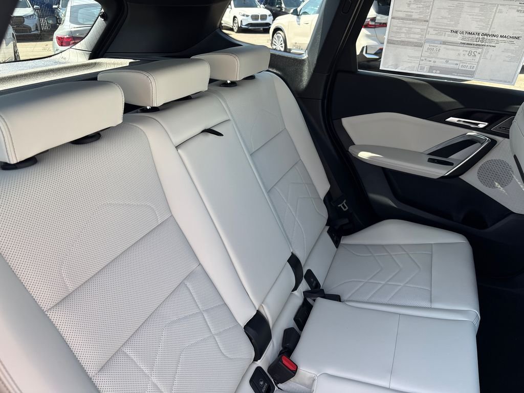 New 2027 Cape York Green Metallic BMW xDrive28i image 16