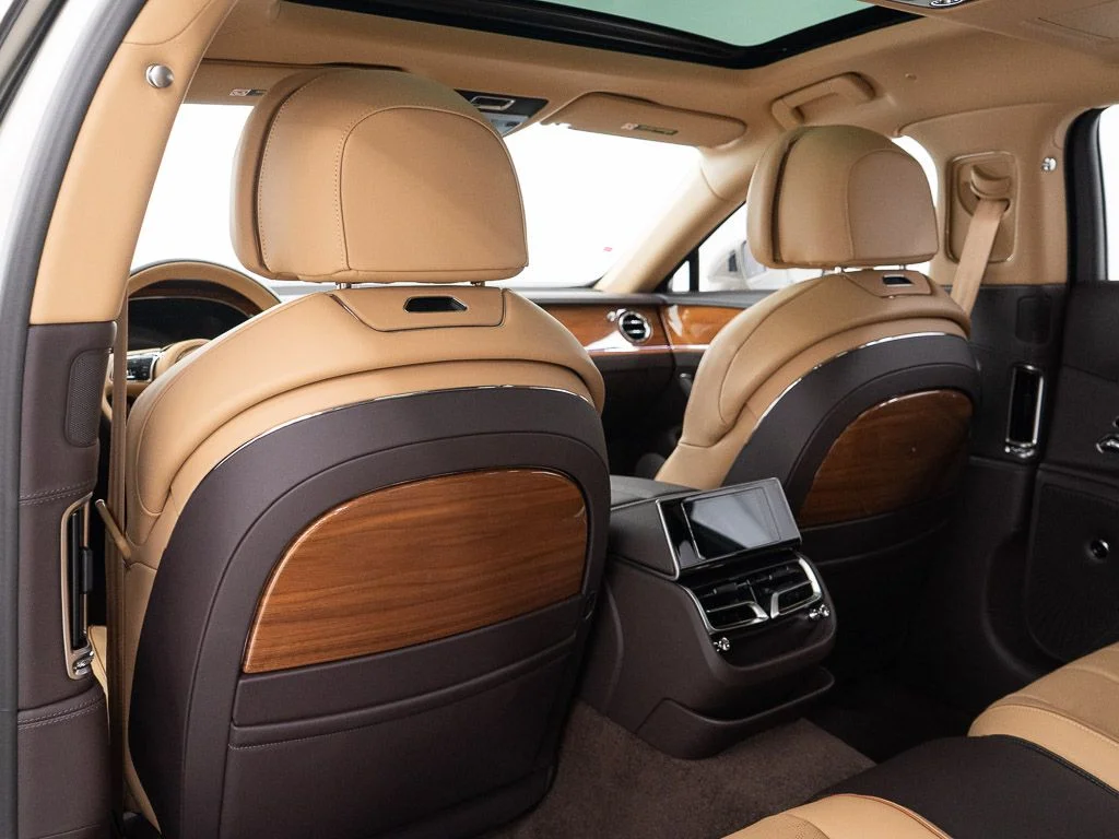 Used 2025 White Sand - by Mulliner Bentley Mulliner image 23