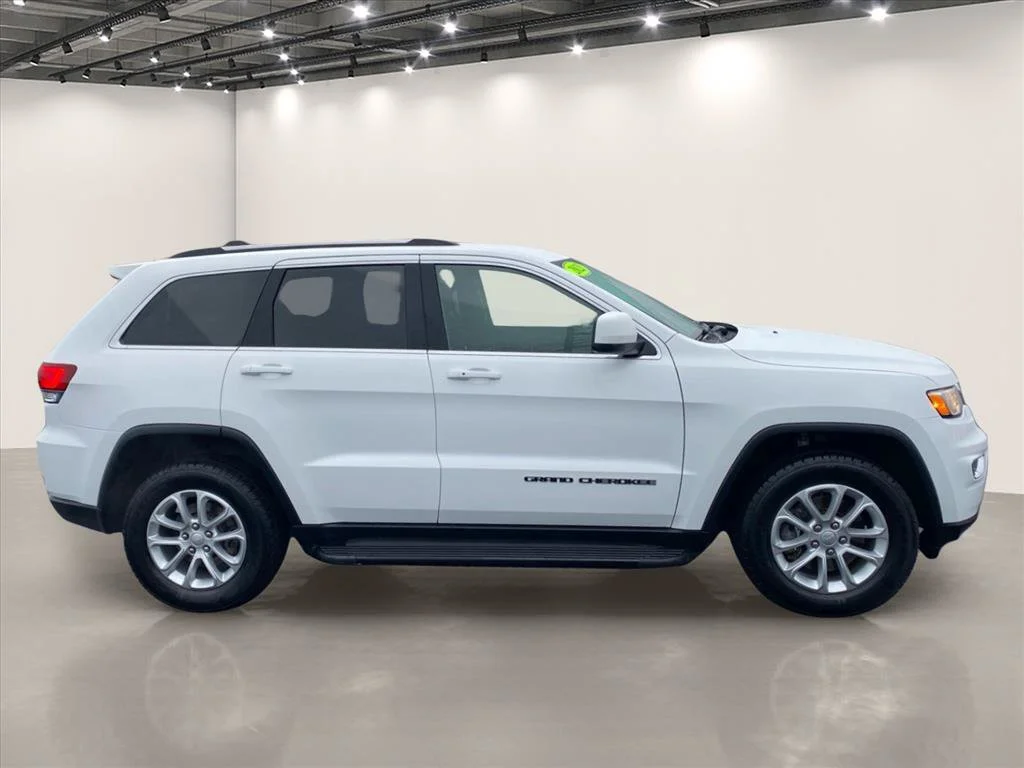 Used 2021 Bright White Clearcoat Jeep Laredo E image 8