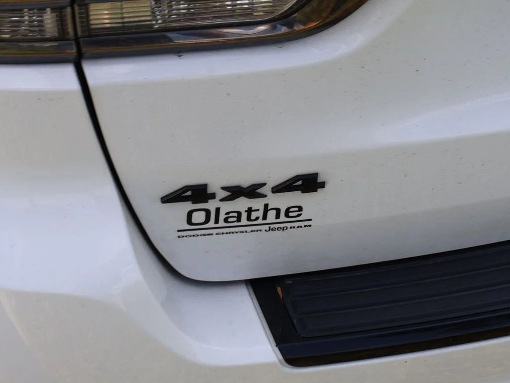 Used 2016 White Jeep Overland image 16
