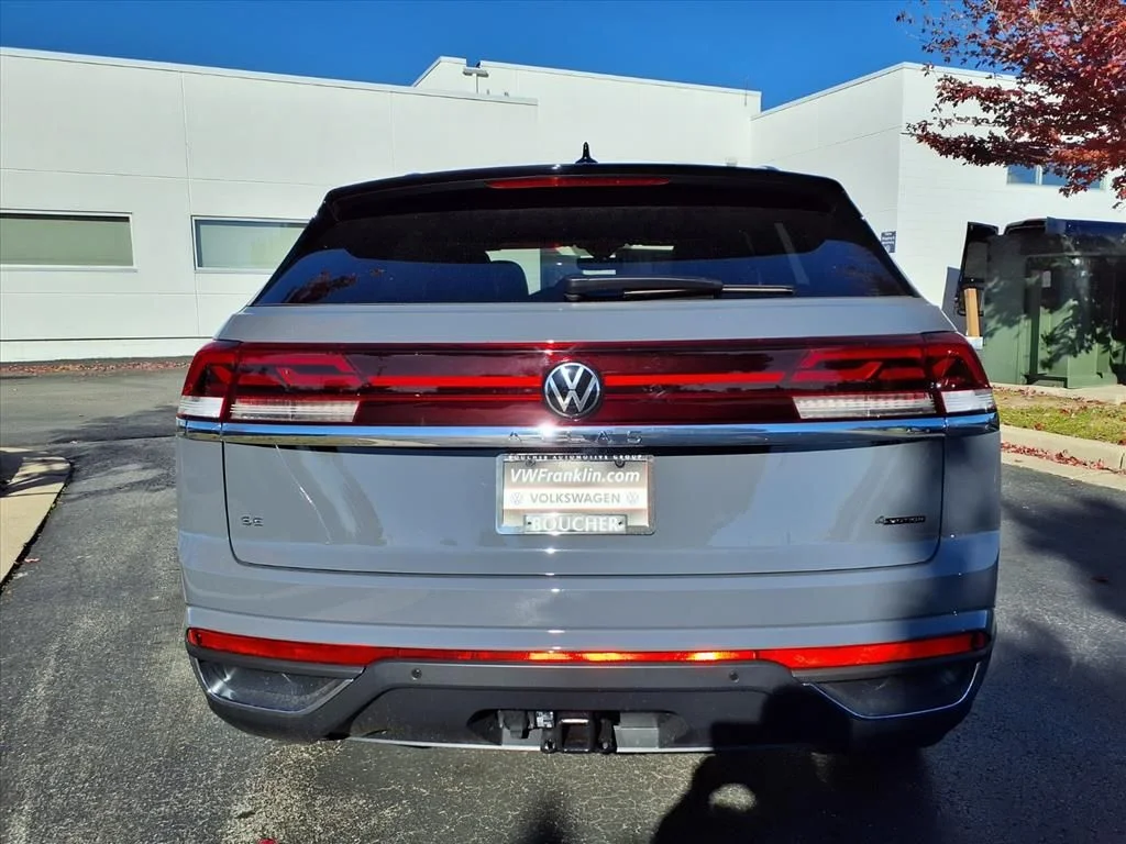 New 2026 Pure Gray Volkswagen 2.0T SE w/Technology image 6
