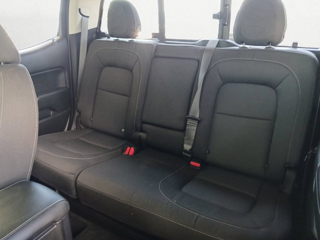 Used 2018 SILVER ICE METALLIC Chevrolet 4WD LT image 9