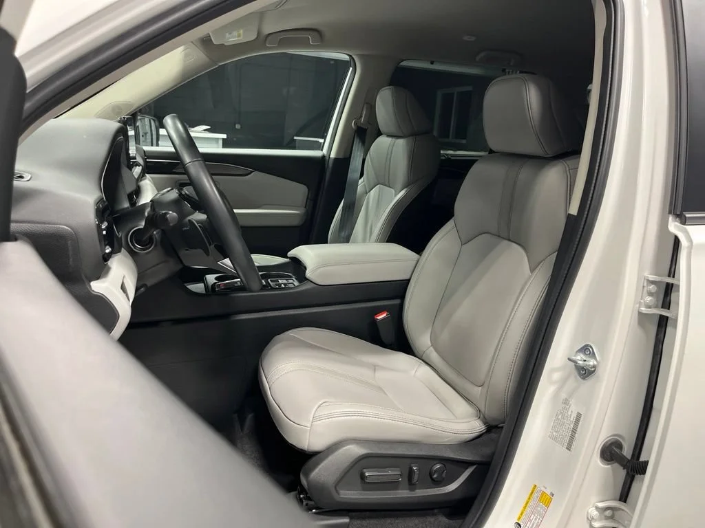 Certified Used 2023 Platinum White Pearl Honda AWD EX-L image 51
