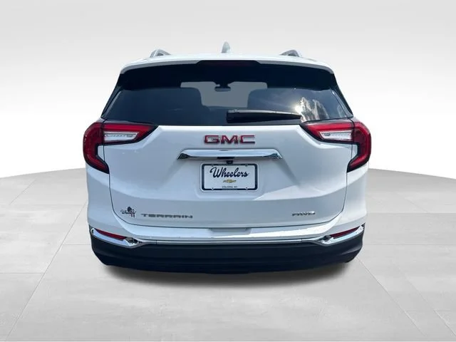 Used 2024 Summit White GMC SLT image 4