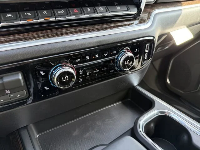 New 2026 Sterling Metallic GMC Elevation image 26