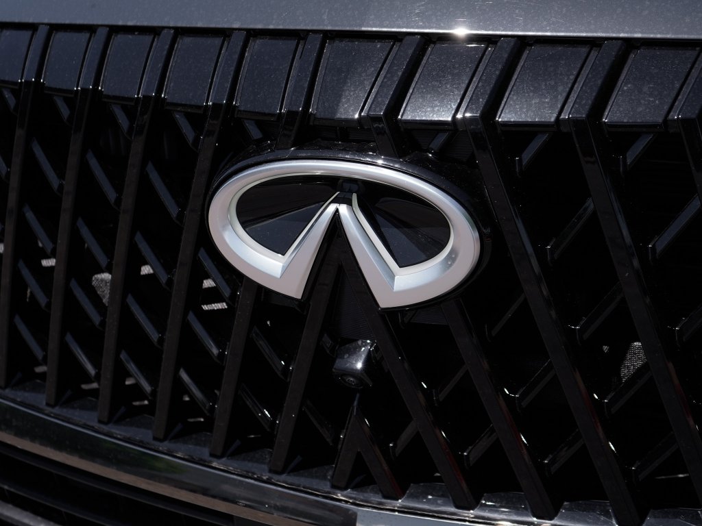 New 2026 DYNAMIC METAL INFINITI Sport 4WD image 3