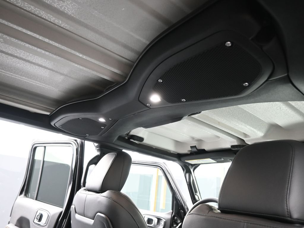 New 2026 Black Clearcoat Jeep Sahara image 27