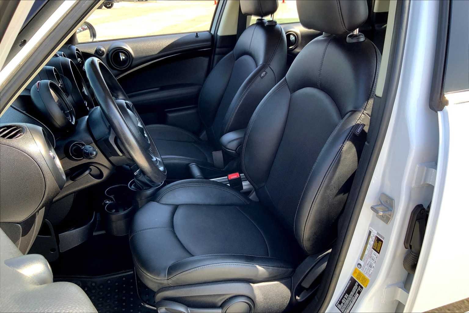 Used 2016 Light White MINI S image 8